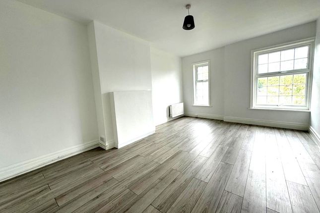 Thumbnail Flat to rent in Greyhound Hill, London