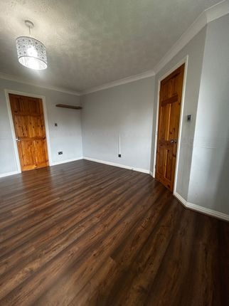 1a Crown Flatt Way, Dewsbury, Dewsbury photo 5