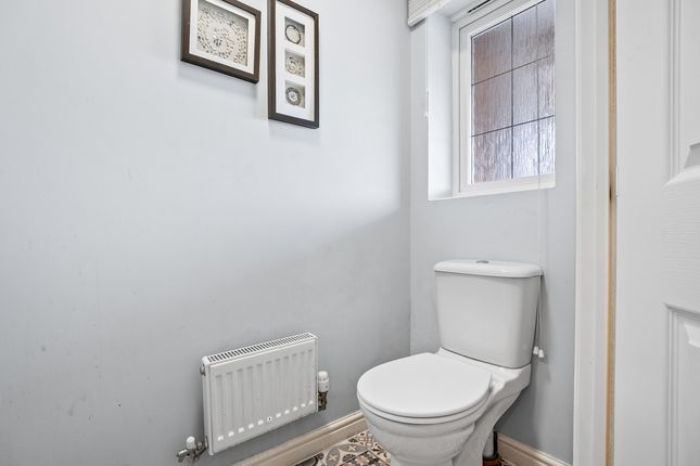 37, Galingale View, Newcastle under Lyme photo 4