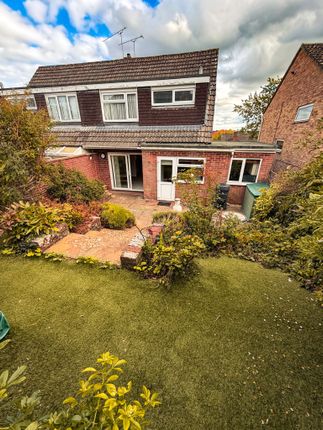 4, Bennet Close, Alton photo 2