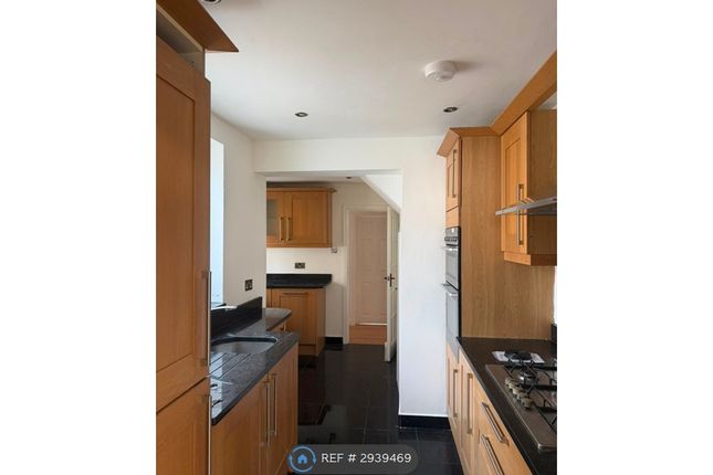 Costons Avenue, Greenford photo 3