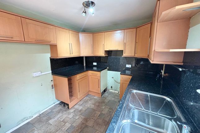 207 Charston, Cwmbran photo 3