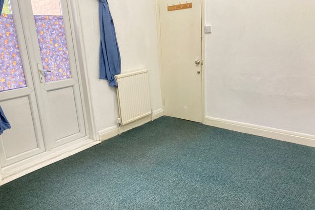 Very Near Hastings Road Area, Ealing photo 3
