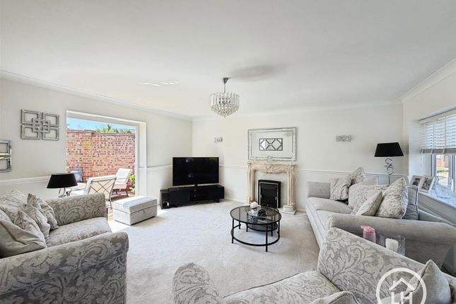 5, Middleton Close, Gillingham photo 3