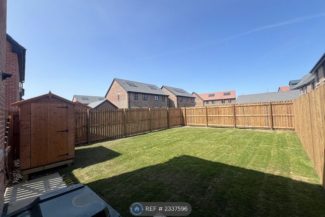 Calla Close, Newcastle Upon Tyne photo 3