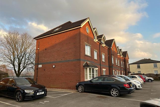 Thumbnail Flat for sale in Primrose Hill Court, Shaw, Oldham