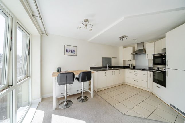 Flat 39, Tudor Rose Court,, South Parade, Hampshire photo 2