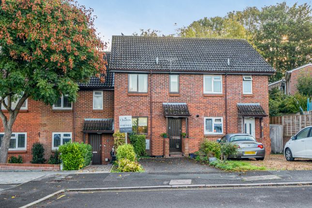2-bed terraced on Manor Close, Hampshire, £335,000
