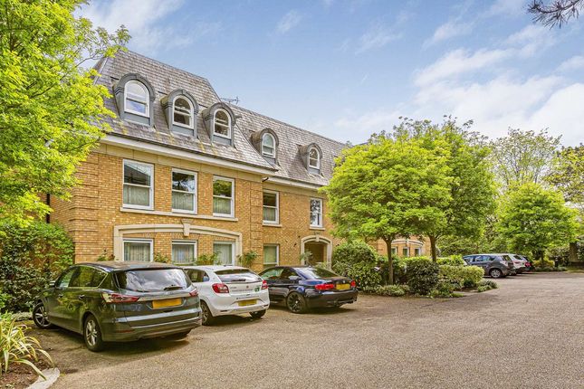 Flat to rent in Holmesdale Road, Teddington