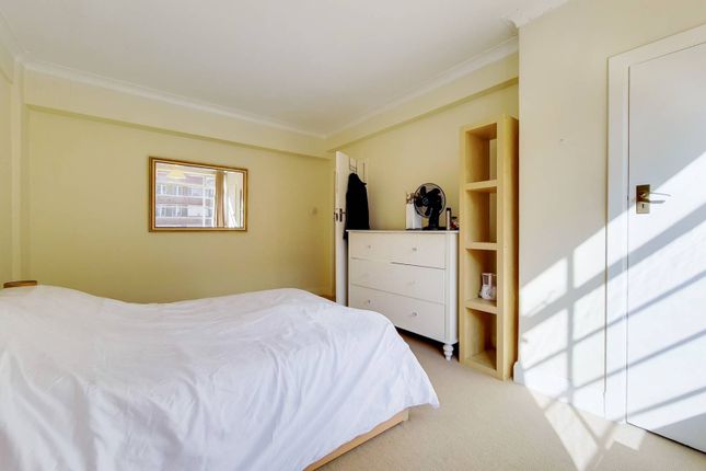 Flat for sale in Balham High Road, Balham, London