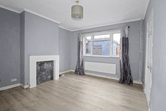21, Trenchard Close, Hersham Village photo 2