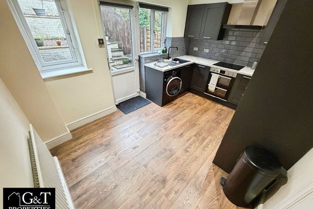 31 Surrey Drive, Kingswinford photo 4