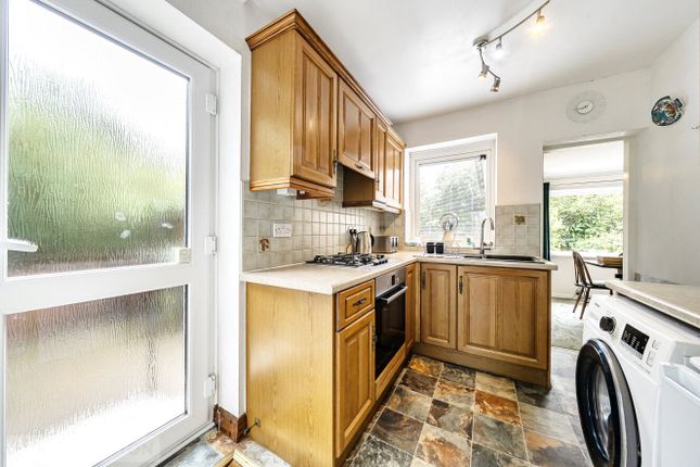 8, Woodedge Avenue, West Yorkshire photo 4