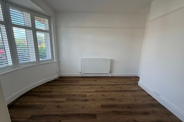161, Stradbroke Road, Lowestoft photo 4