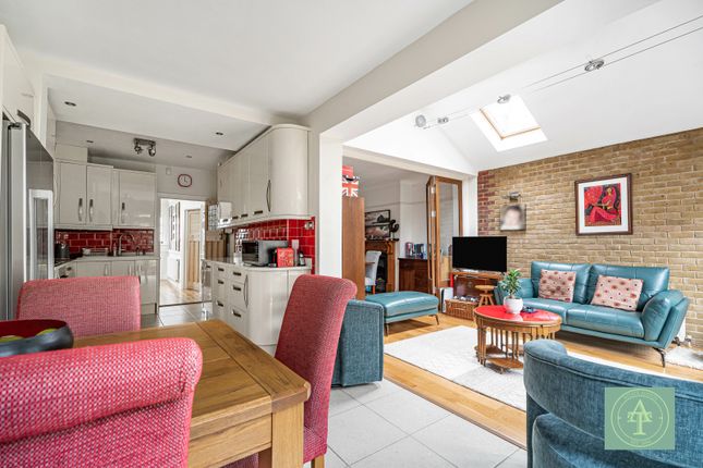 196 Winchmore Hill Road, Winchmore Hill, London photo 2