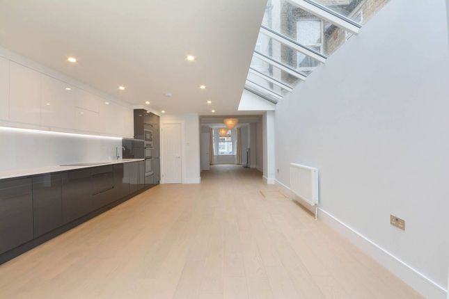 Terraced house for sale in Searles Road, Elephant And Castle, London