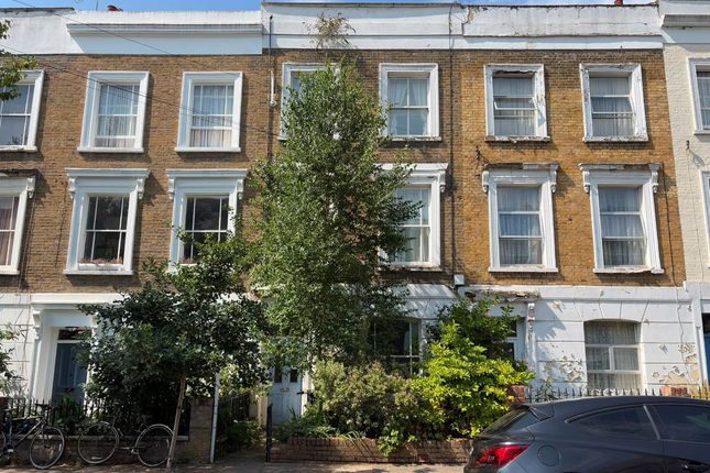 82, Sussex Way, London photo 2