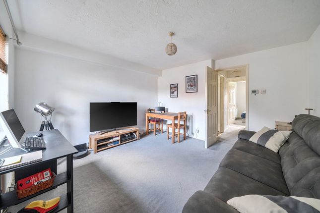 72, Eyston Drive, Weybridge photo 3