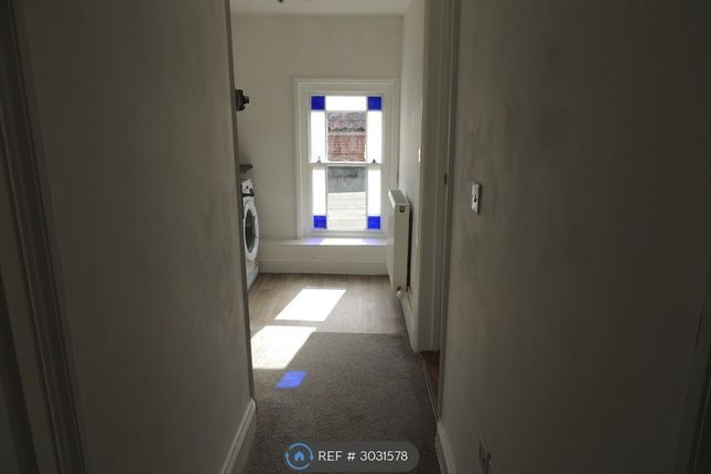 Flat A, High Street, Saxmundham photo 5