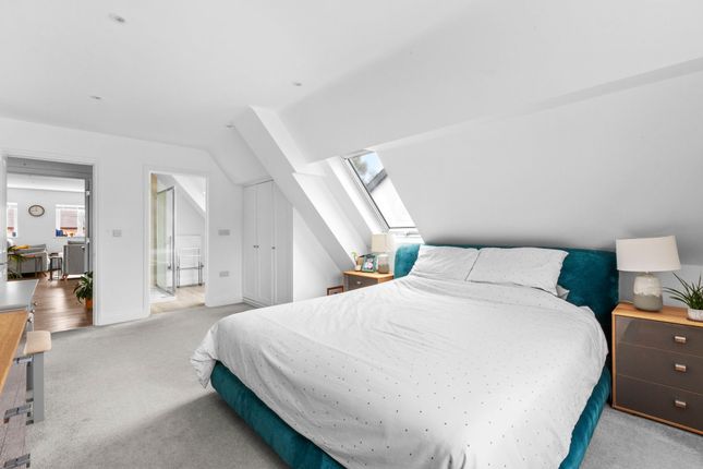 Flat 2, The Old Exchange New Pond Road, High Wycombe photo 4