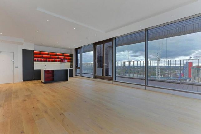 Flat for sale in Kent Building, London City Island, Canning Town