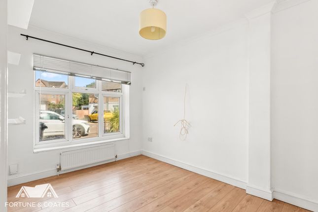 73, Victoria Gate, Harlow photo 4