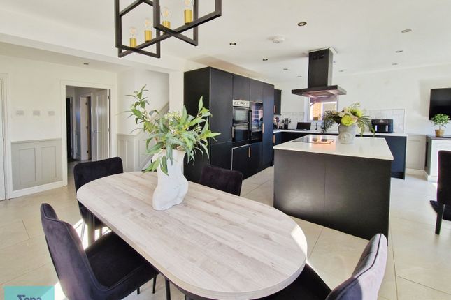 2, Orchard Close, Dunsville, Doncaster photo 3