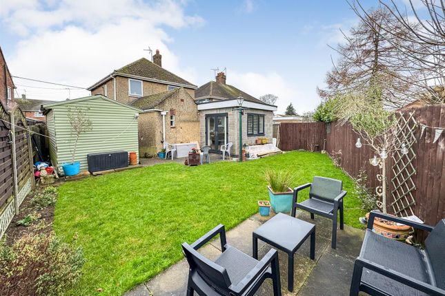 5, Southfield Road, Corby photo 4