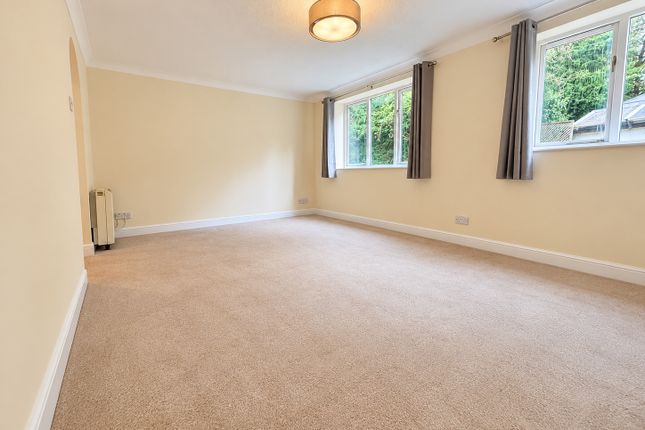 Rivercourt, Cirencester photo 2