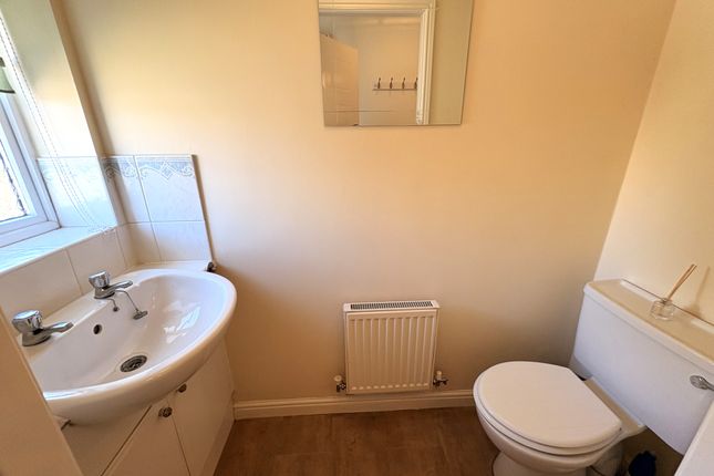 19, Canalside, Coventry photo 5
