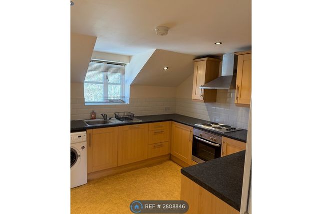 Commercial St Rothwell, Leeds photo 2