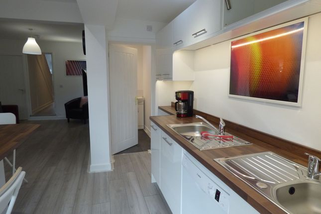 Room 1, 18 Bicester Road, Aylesbury photo 5