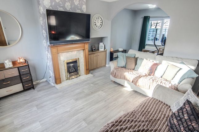 42, Peckforton Way, Chester photo 3