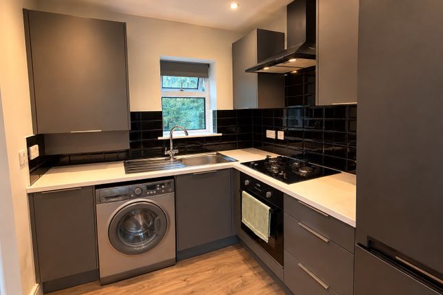 Flat 4, QC, Queens Crescent, London photo 3