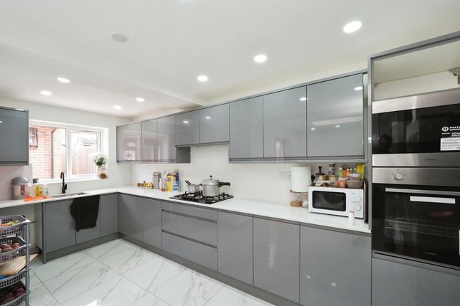 18, Marsh Close, Leicester photo 2