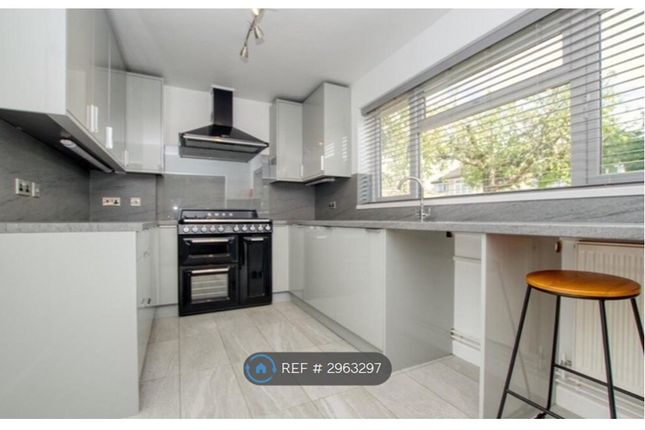 Moorlands Crescent, Southampton photo 4