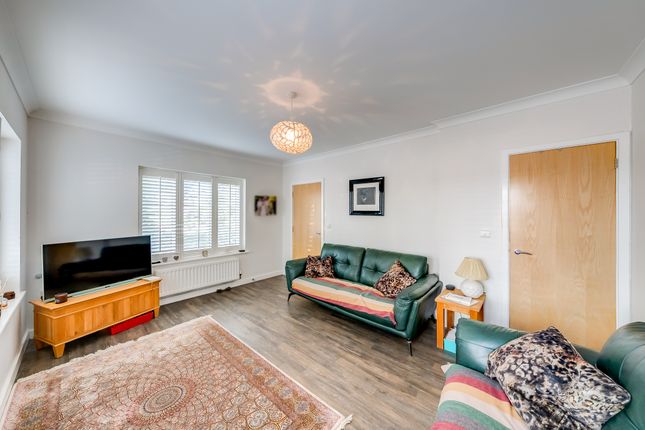 5, Cygnet Close, Orpington photo 4