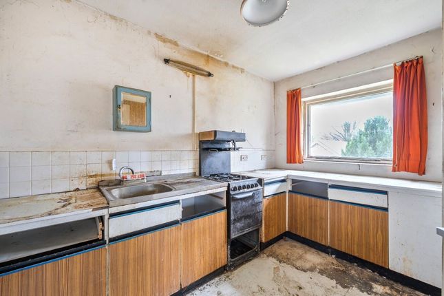 15, Sandown Drive, Carshalton photo 4