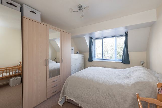 Flat for sale in Christchurch Close, St. Albans, Hertfordshire