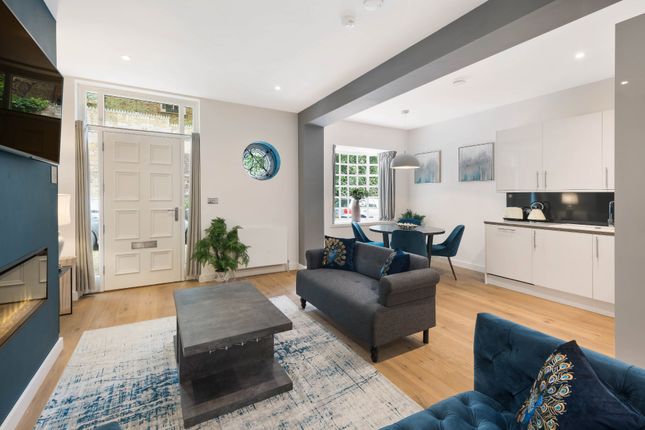 11, Gate Mews, Knightsbridge photo 4