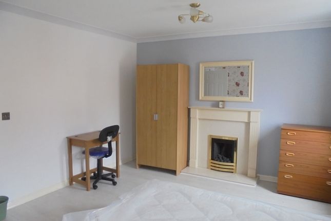 Town house to rent in Godwin Way, Trent Vale, Stoke On Trent, Staffordshire