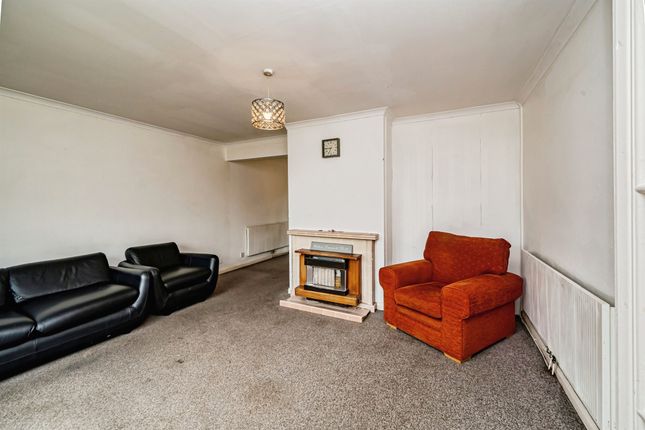 8, Southfield Gardens, Slough photo 4