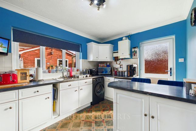 4, Meadow View, Buckley photo 4