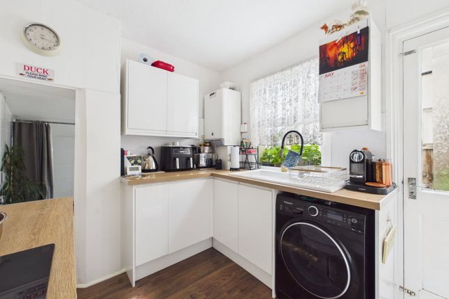 36, Cambridge Road, Rochester photo 4