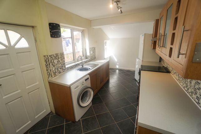 8, Spring Grove, Wigan photo 4