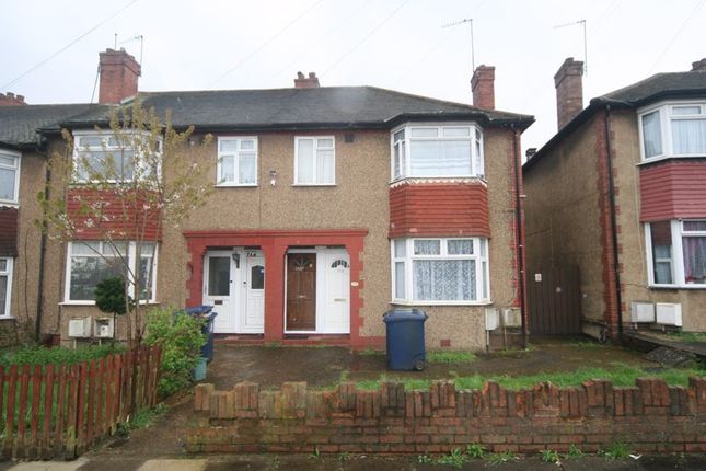 Flat to rent in Carr Road, Northolt