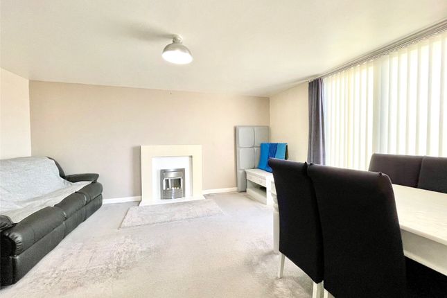 Flat for sale in Windsor Crescent, Clydebank, West Dunbartonshire