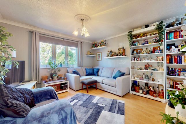1, Hamilton Close, London photo 3