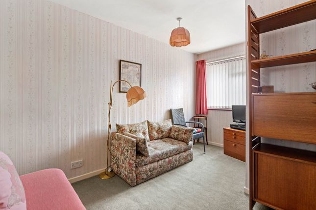 21, Morrin Close, Worcester photo 4