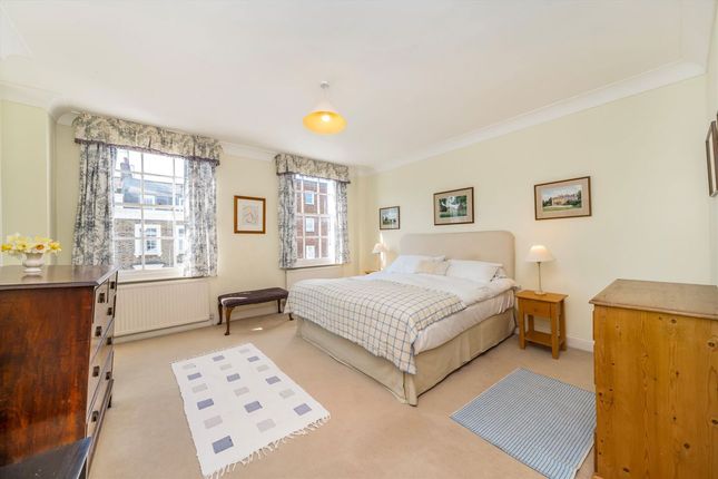 Flat 4, 55, Winchester Street, London photo 4